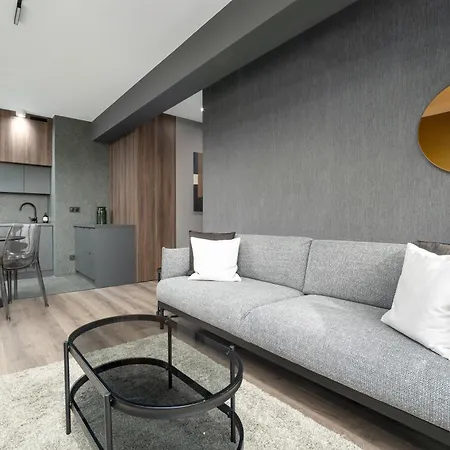 Piekny Widok Na Jezioro I Plaze Parking W Garazu By Renters Apartment