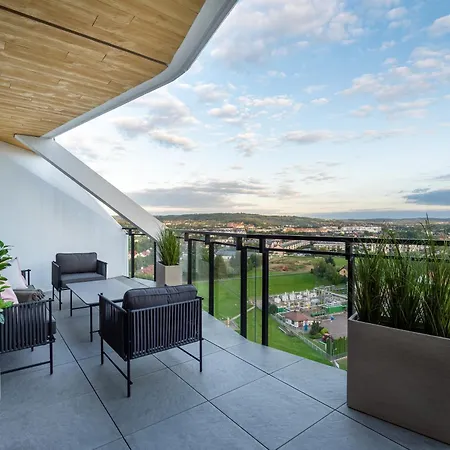 Piekny Widok Na Jezioro I Plaze Parking W Garazu By Renters Apartamento Rzeszów