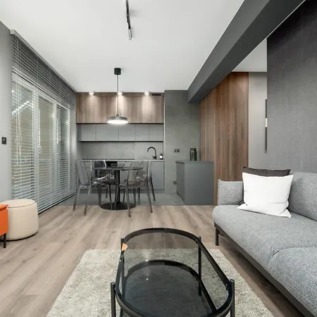 Piekny Widok Na Jezioro I Plaze Parking W Garazu By Renters *