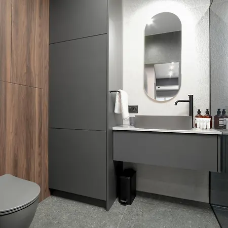 Piekny Widok Na Jezioro I Plaze Parking W Garazu By Renters Apartment Rzeszow