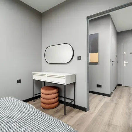 Piekny Widok Na Jezioro I Plaze Parking W Garazu By Renters *