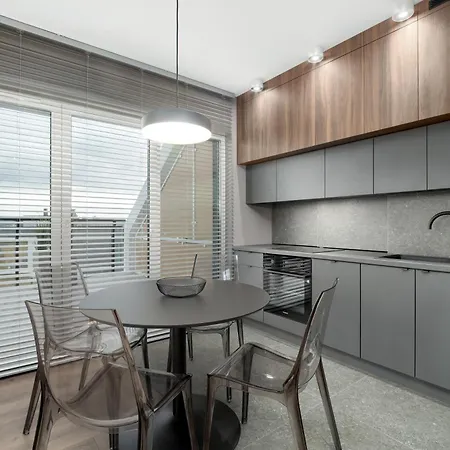 Apartment Piekny Widok Na Jezioro I Plaze Parking W Garazu By Renters Rzeszow