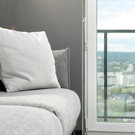 Piekny Widok Na Jezioro I Plaze Parking W Garazu By Renters * 제수프