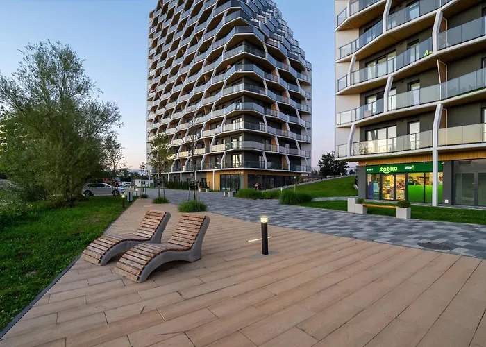 Piekny Widok Na Jezioro I Plaze Parking W Garazu By Renters Apartman *