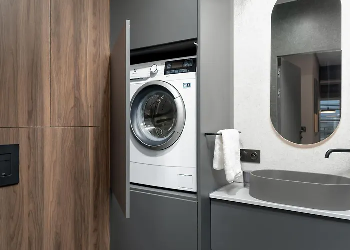 Piekny Widok Na Jezioro I Plaze Parking W Garazu By Renters Apartman *