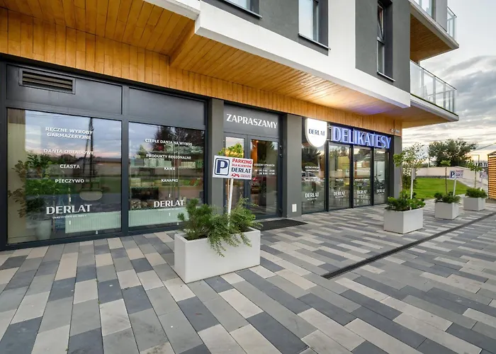 Piekny Widok Na Jezioro I Plaze Parking W Garazu By Renters Apartman Rzeszów