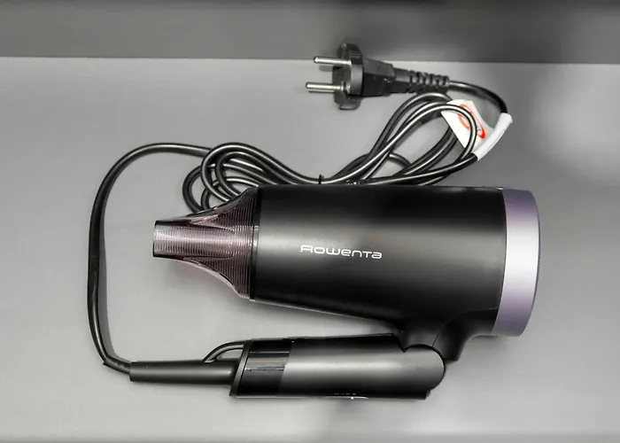 Piekny Widok Na Jezioro I Plaze Parking W Garazu By Renters Apartman