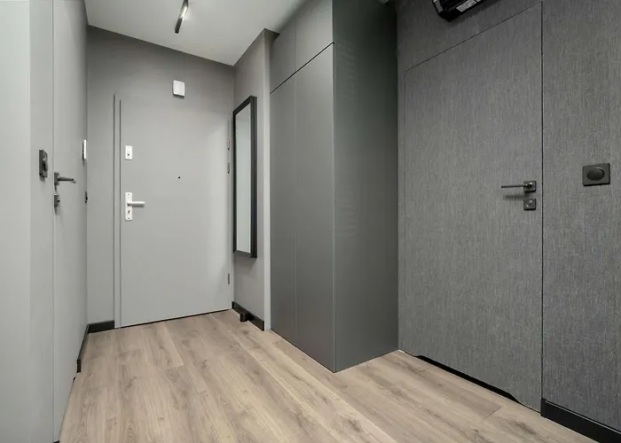 Piekny Widok Na Jezioro I Plaze Parking W Garazu By Renters *