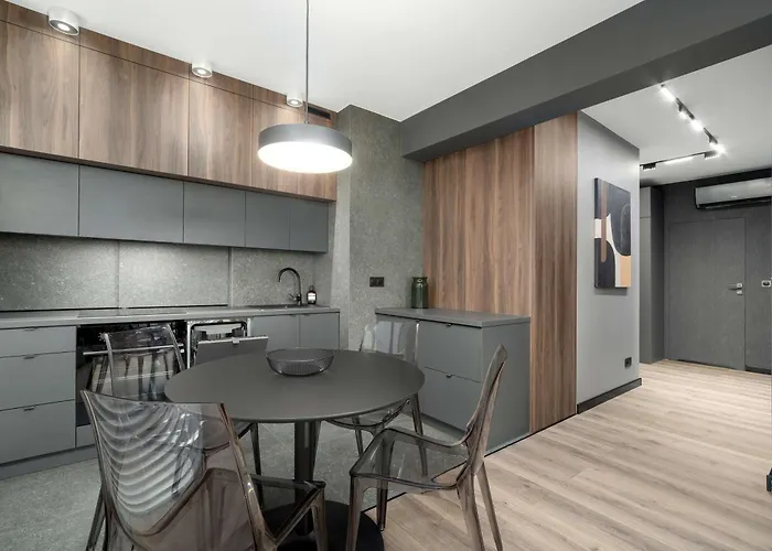 Piekny Widok Na Jezioro I Plaze Parking W Garazu By Renters Rzeszów